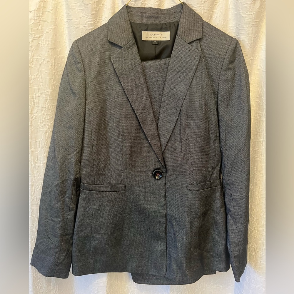 Tahari pant suit